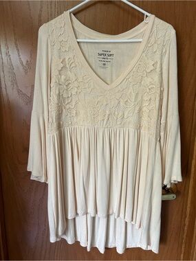 torrid Cream Lace Yoke V-Neck Flowing Peplum Tunic